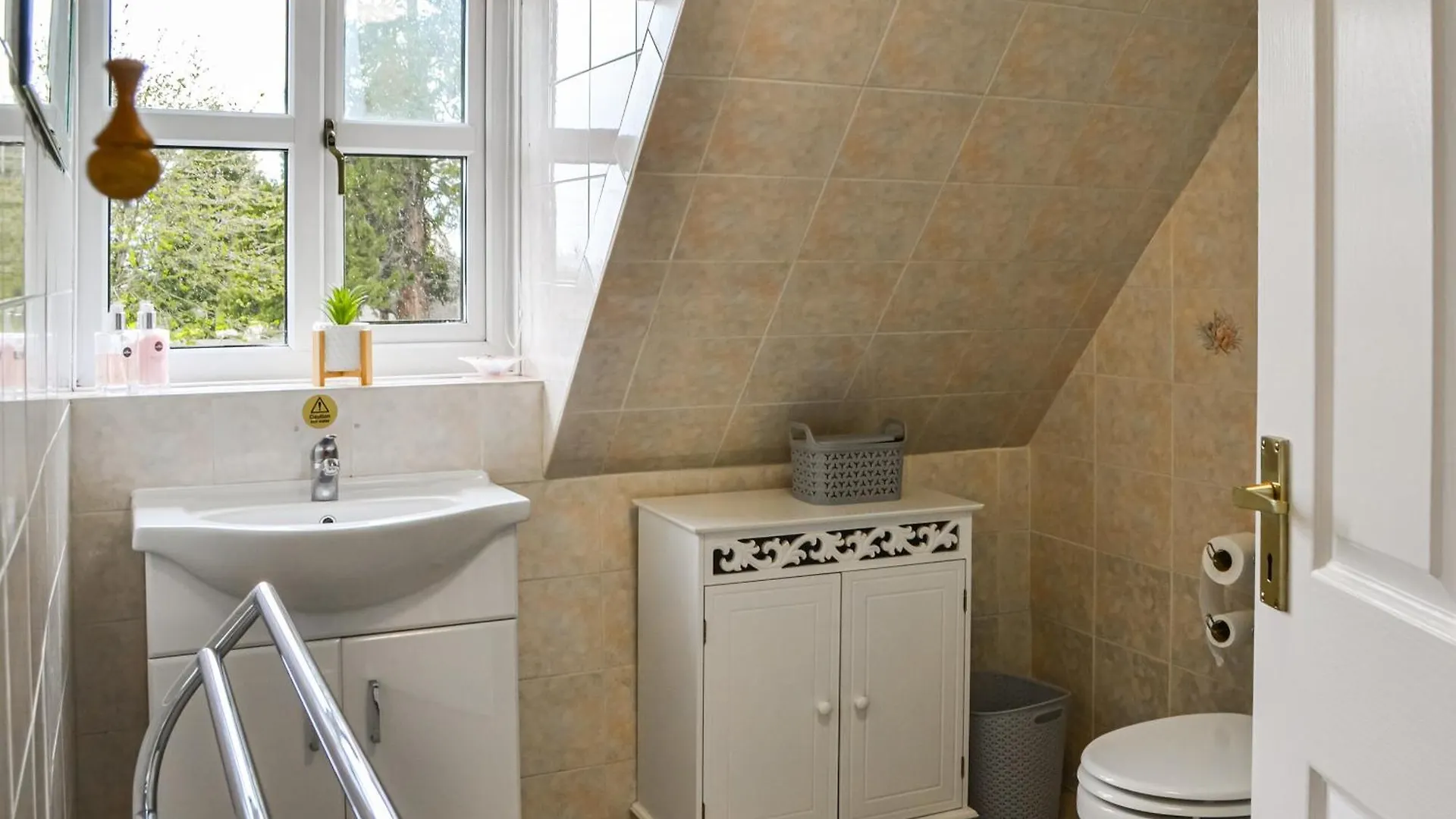 Garden Cottage Nafferton 0*,